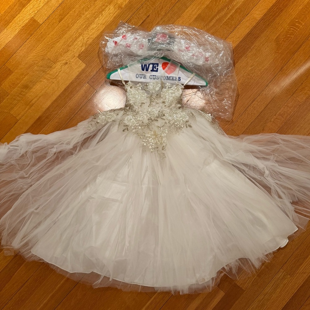 Amalee Little Girls Dress White Gold Flower Girl size 6